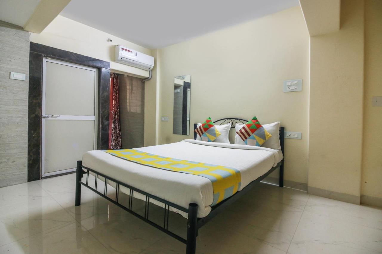 Flagship Cozy Stay Kharghar Koparpada Bagian luar foto