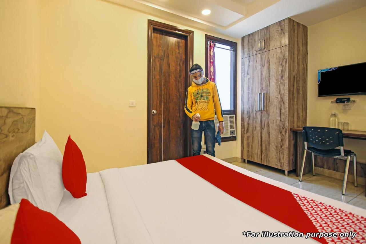 Flagship Cozy Stay Kharghar Koparpada Bagian luar foto